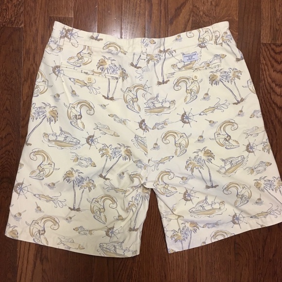 Vineyard Vines Club Shorts - Picture 2 of 6